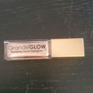 GrandeGlow Plumping Liquid highlighter